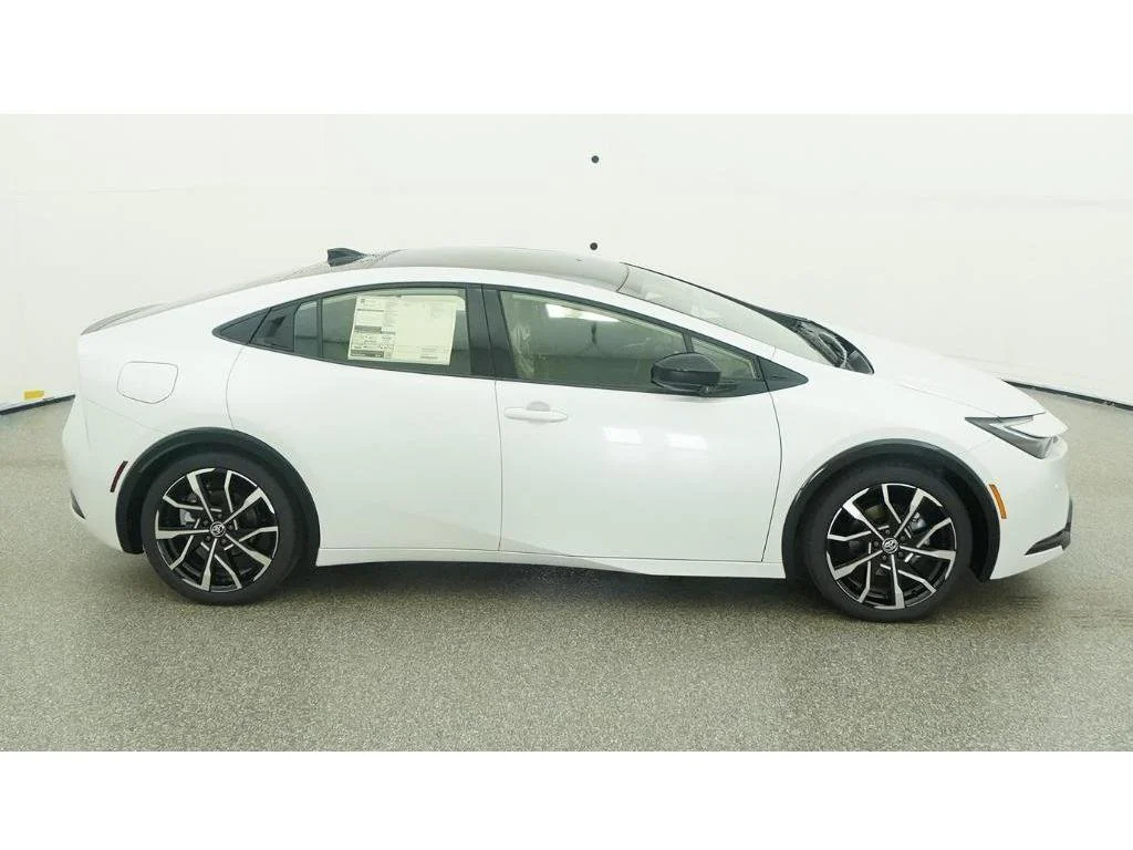 New 2026 Wind Chill Pearl Toyota XSE image 11