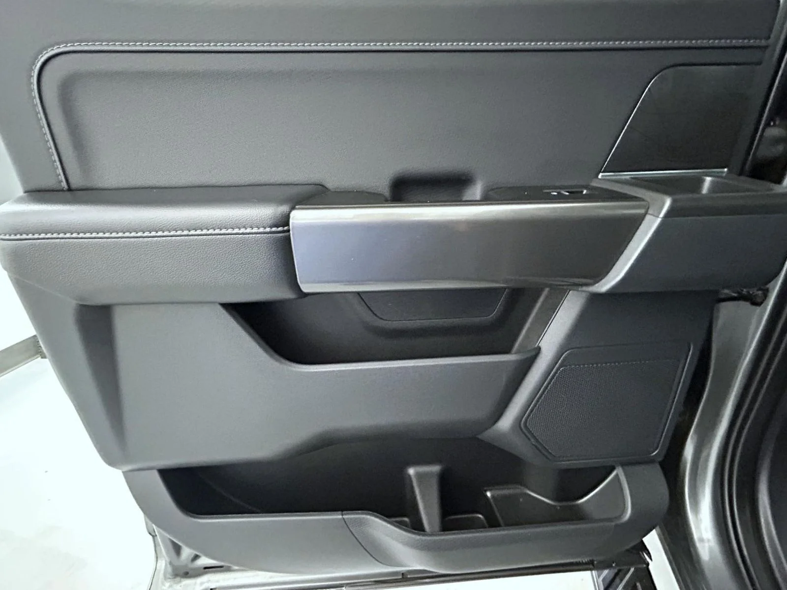 Used 2023 Gray Ford XLT image 20