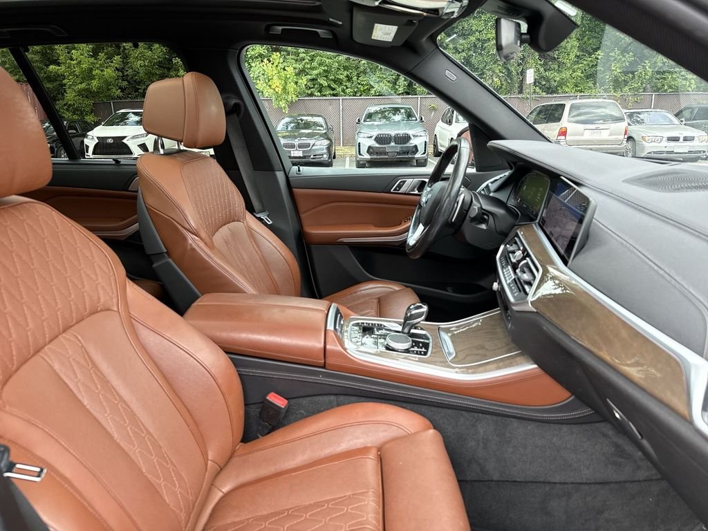 Used 2019 Sunstone Metallic BMW xDrive40i image 24