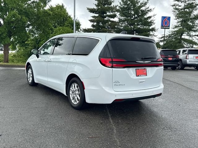 Used 2023 White Chrysler Touring L image 7