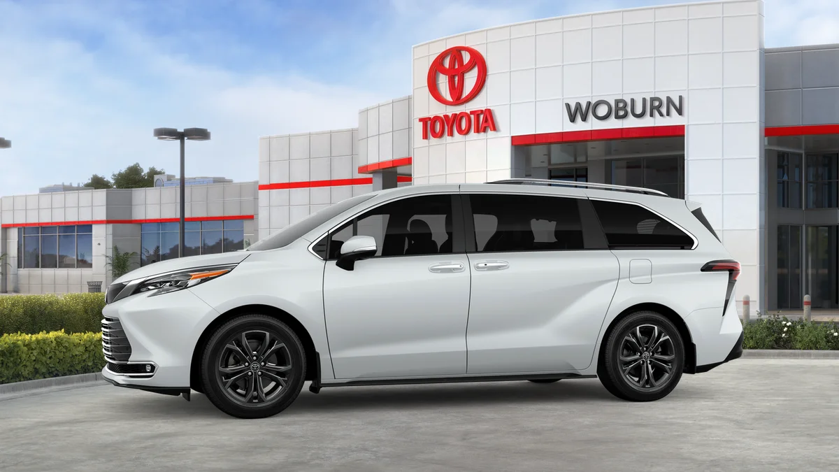New 2026 Wind Chill Pearl Toyota Platinum image 11