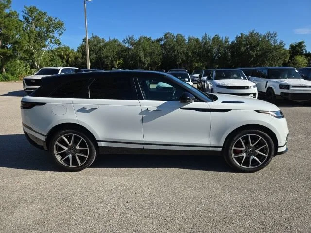Used 2025 White Land Rover Dynamic SE image 6