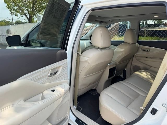 Used 2018 White Nissan SL image 35