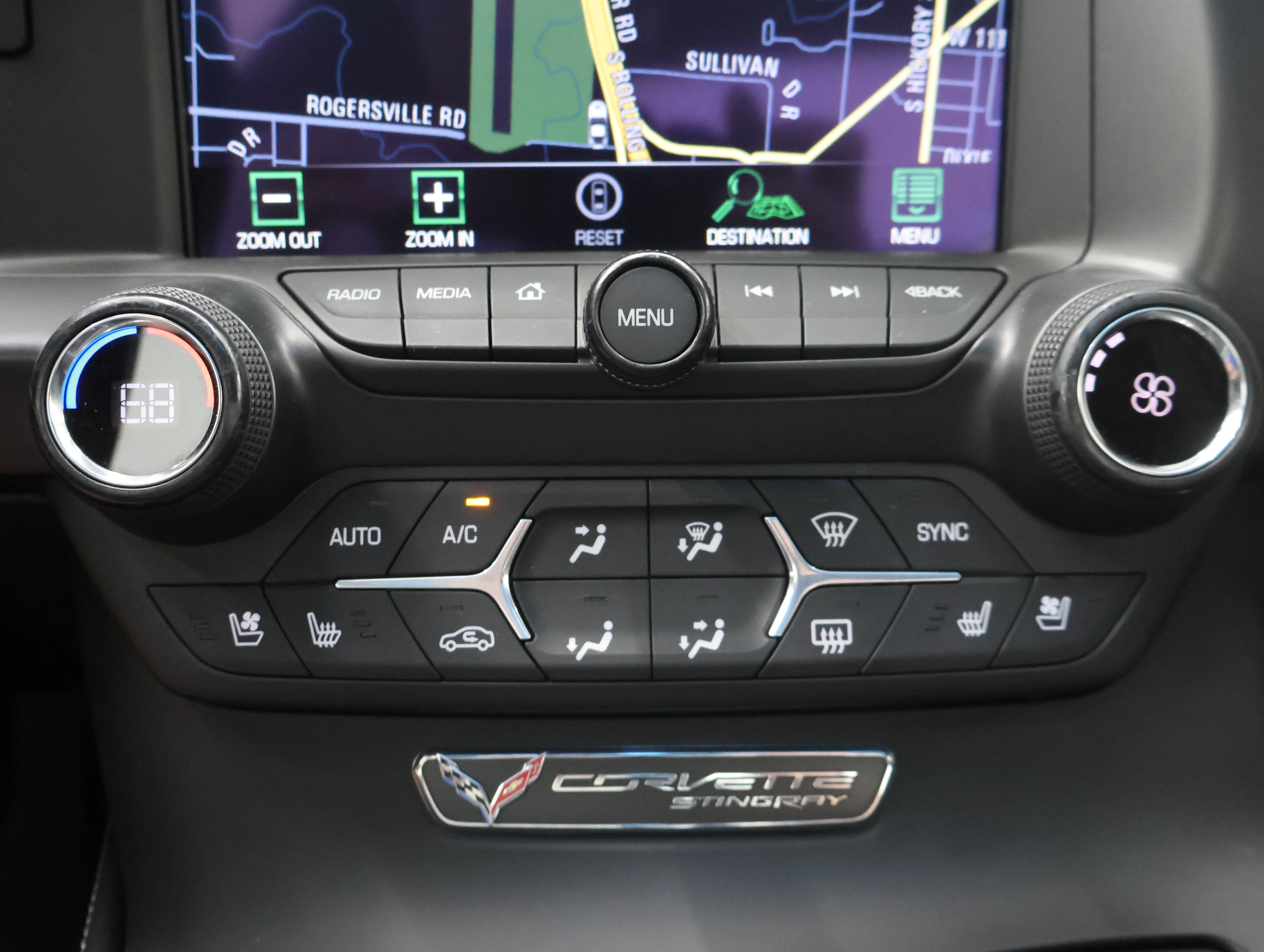 Used 2015 Arctic White Chevrolet Stingray Z51 image 35