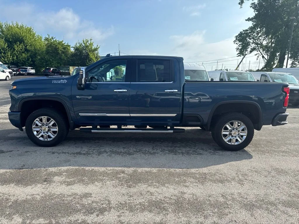 Used 2026 Blue Chevrolet High Country image 6