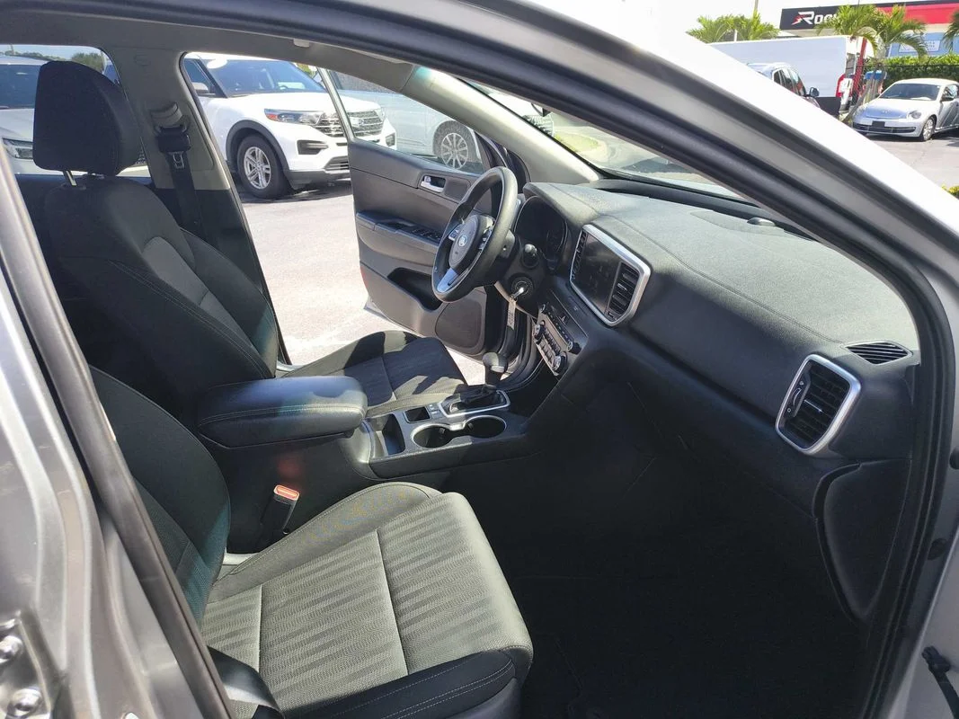 Used 2022  Kia LX image 14