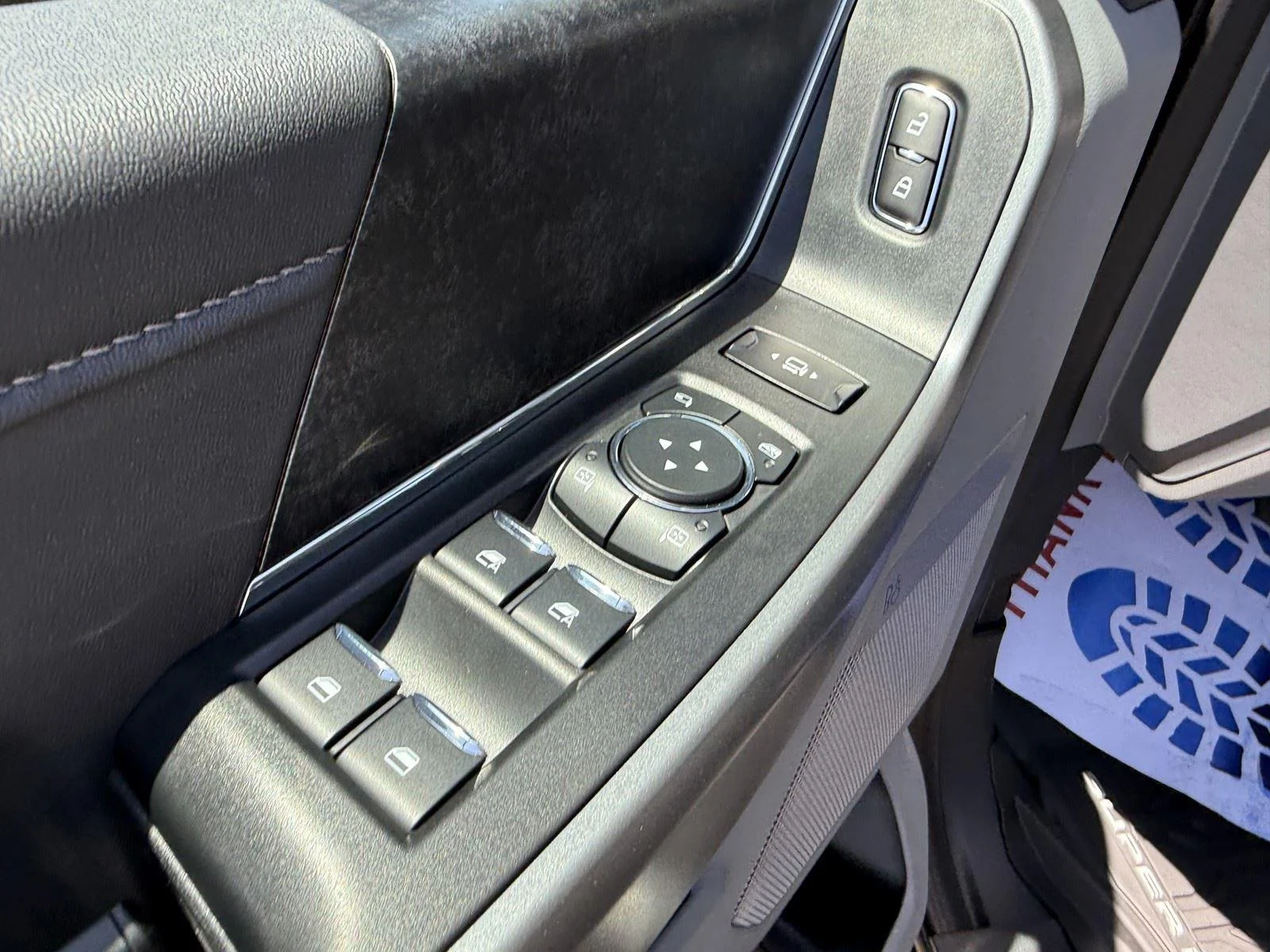 New 2026 Agate Black Metallic Ford F-250® XLT image 13