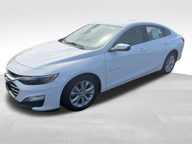 Used 2025 Summit White Chevrolet 1LT image 1