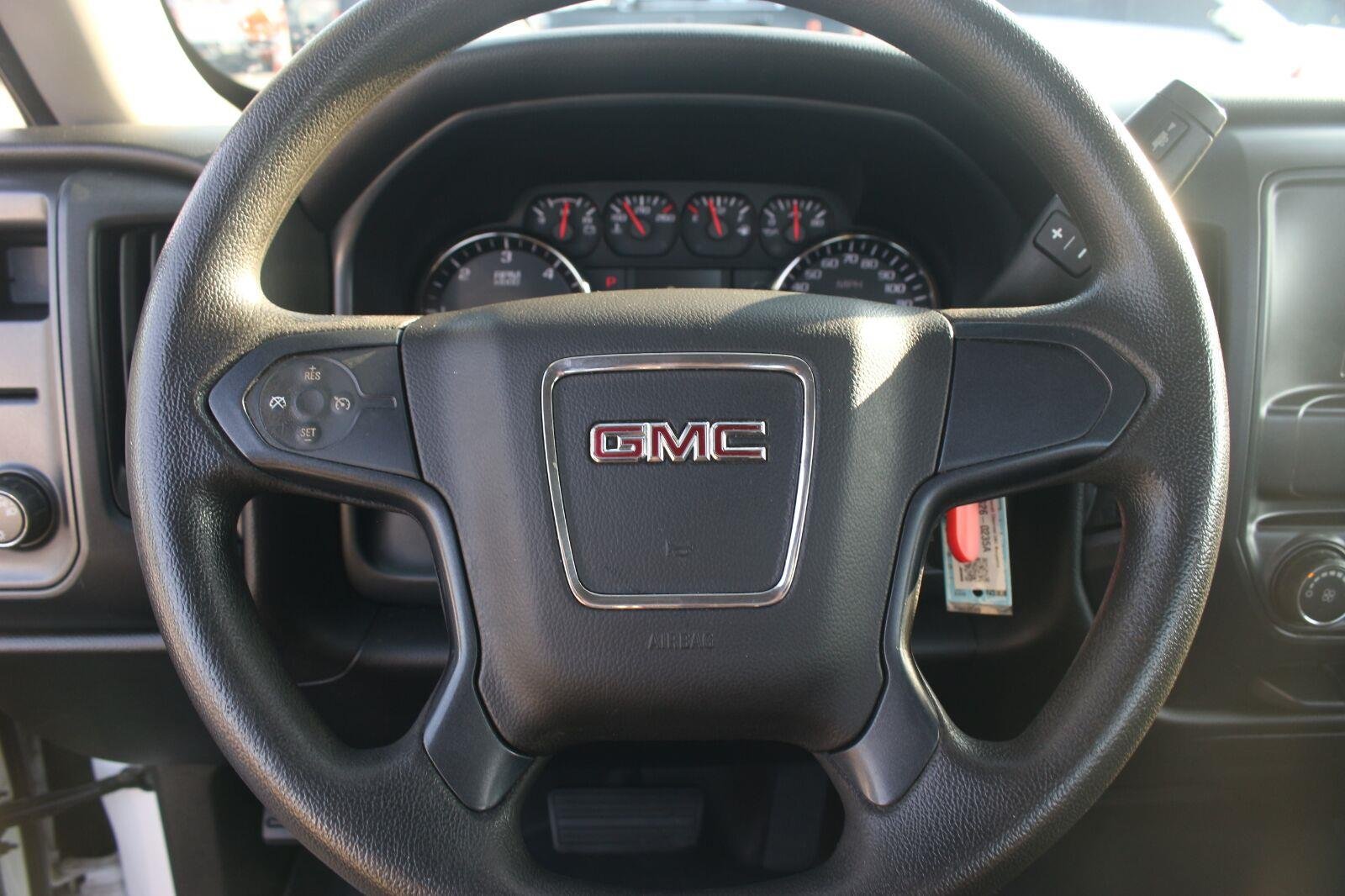 Used 2018 SUMMIT WHITE GMC 2WD Reg Cab 133.0" image 15