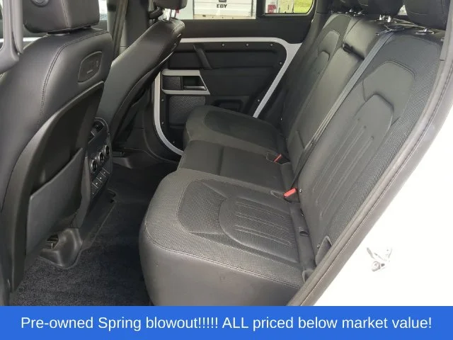 Used 2020  Land Rover SE image 39