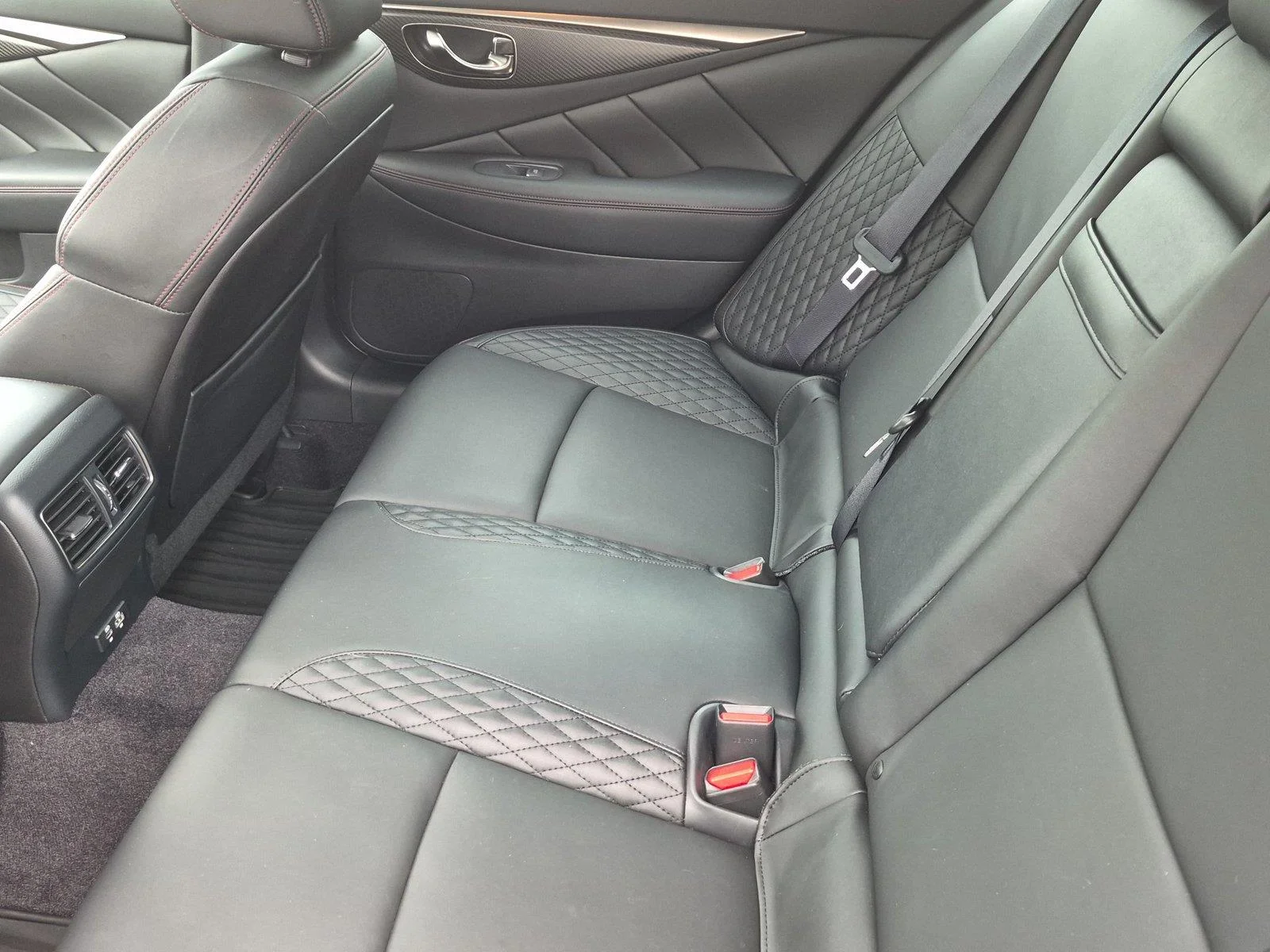 Used 2023 Midnight Black INFINITI RED SPORT 400 image 33