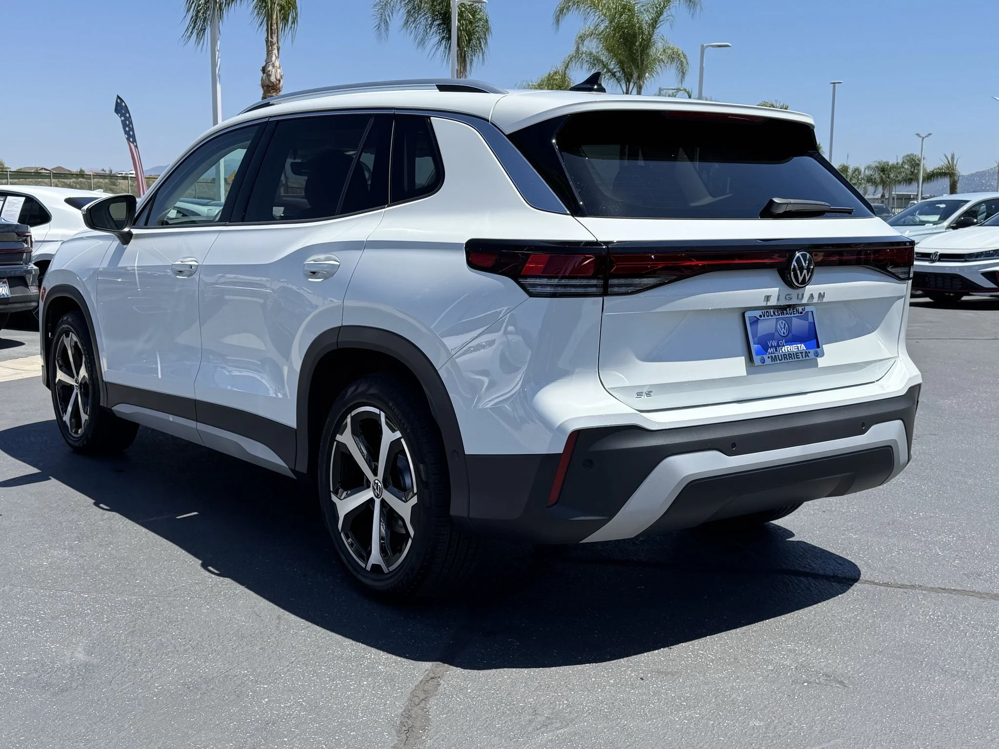 New 2026 Pure White Volkswagen SE image 5