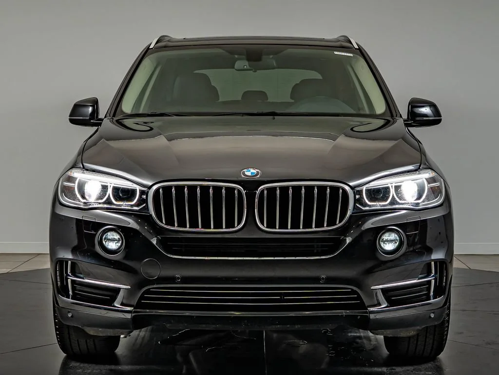 Used 2015 Black Sapphire Metallic BMW xDrive35i image 2