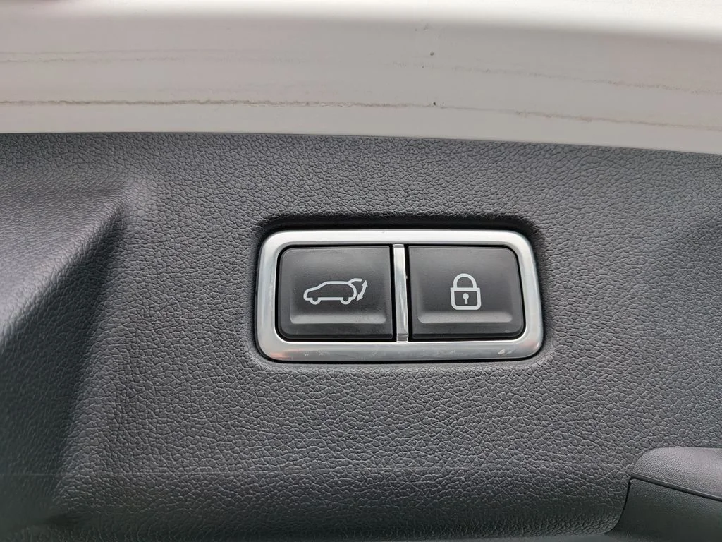 Certified Used 2023 White Kia X-Line SX Prestige image 24