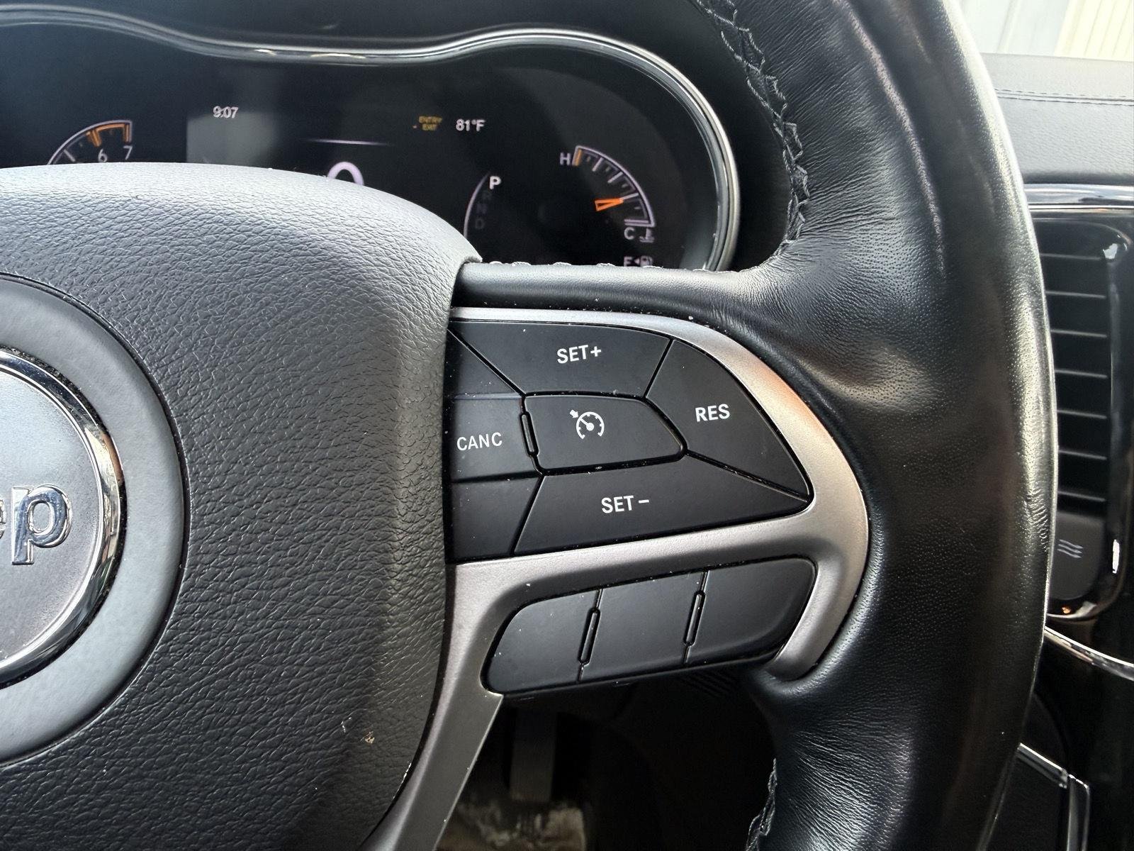 Used 2020 Diamond Black Crystal Pearlcoat Jeep Overland image 13