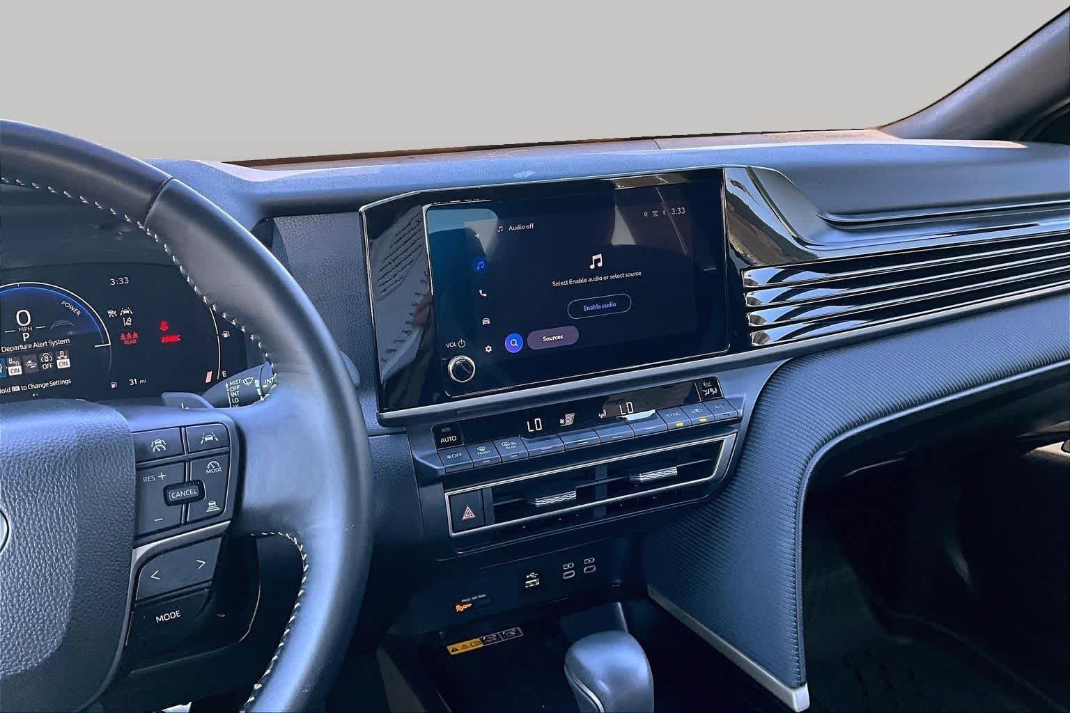 Certified Used 2025 Ice Cap Toyota SE image 6