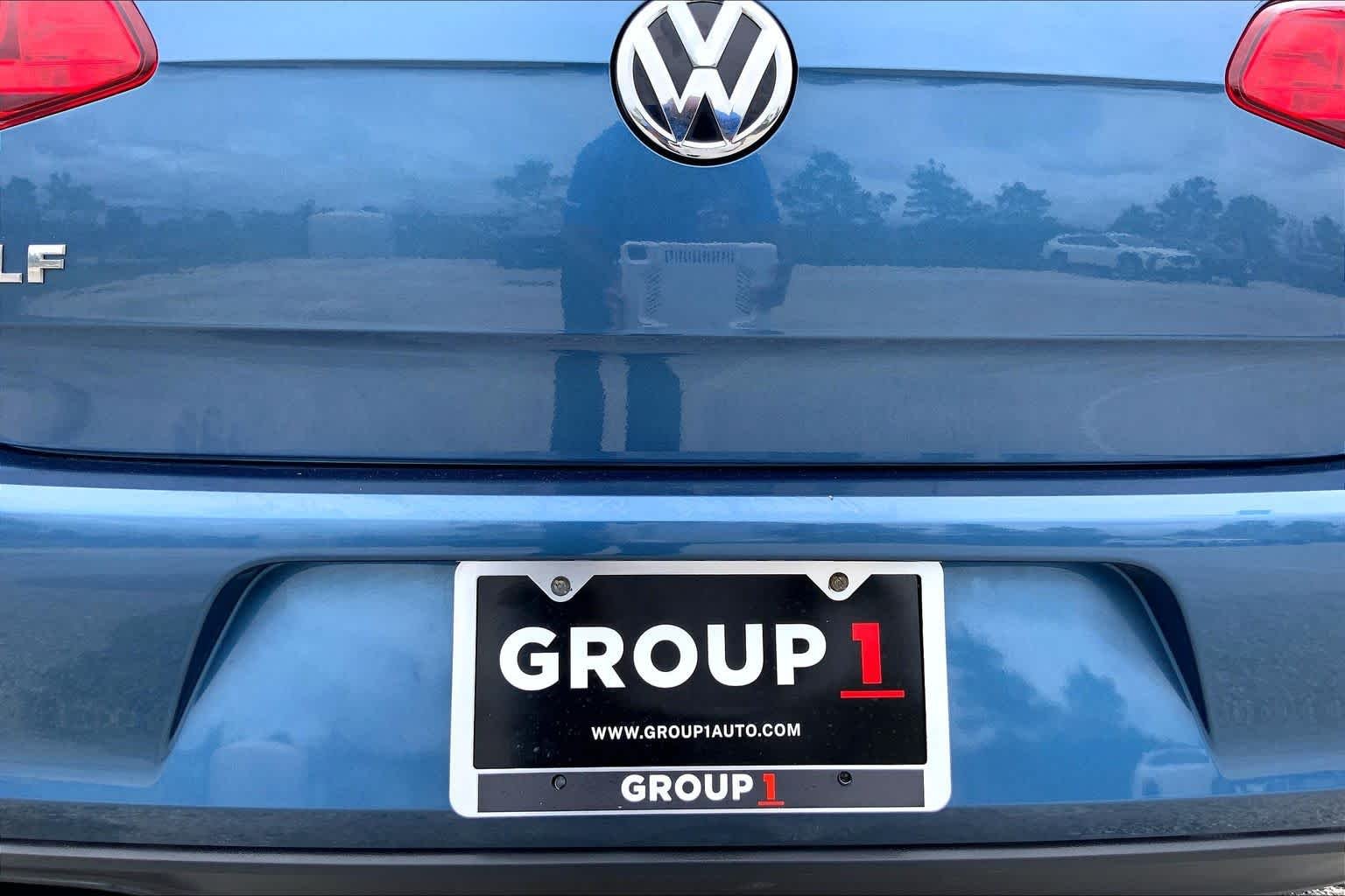 Used 2017 Silk Blue Metallic Volkswagen Wolfsburg Edition image 10