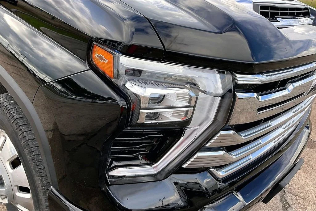 Used 2024 Black Chevrolet High Country DRW image 33