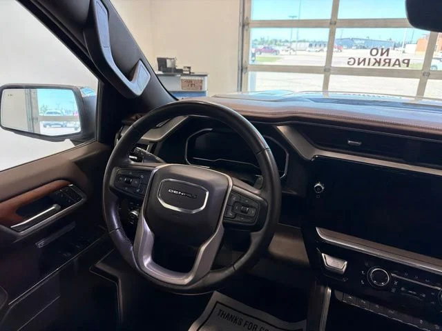 Used 2023 White GMC Denali image 37