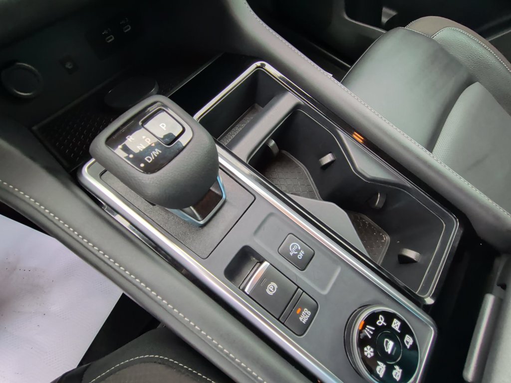 Used 2026 Black Nissan SL image 20