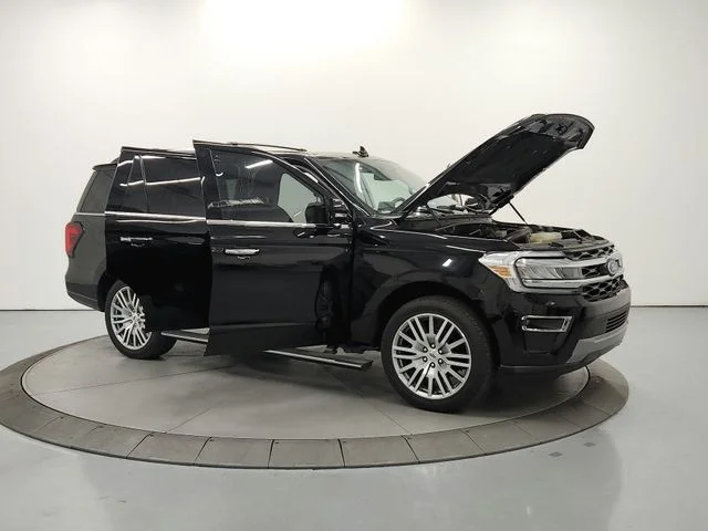Used 2023 Black Ford Limited image 10