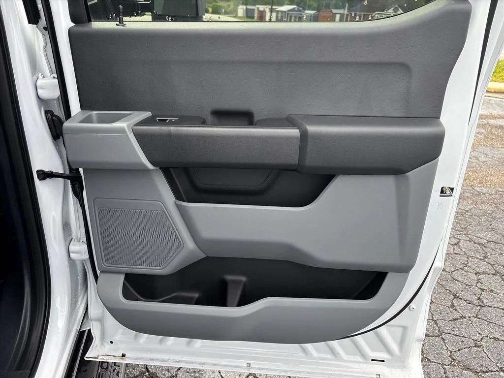 2026 Ford F-350 Super Duty XL - Photo 16