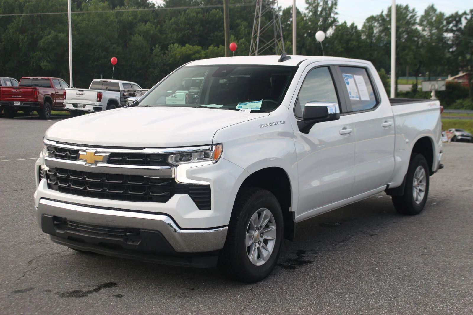 Used 2025 Summit White Chevrolet LT image 3