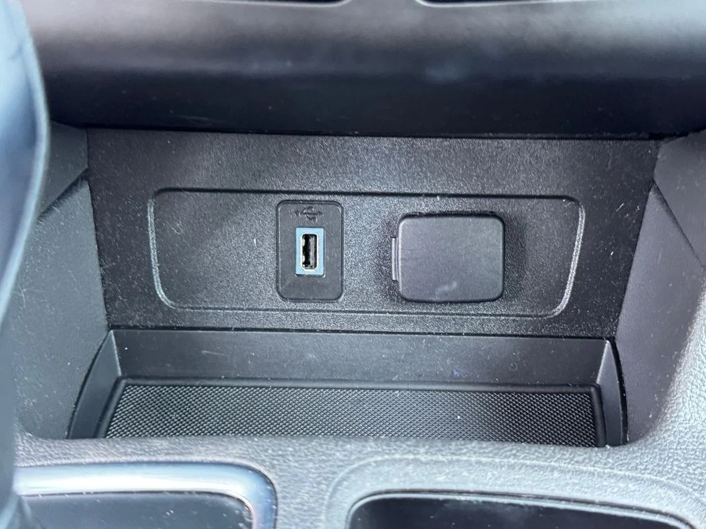 Used 2019 Red Ford SE image 22