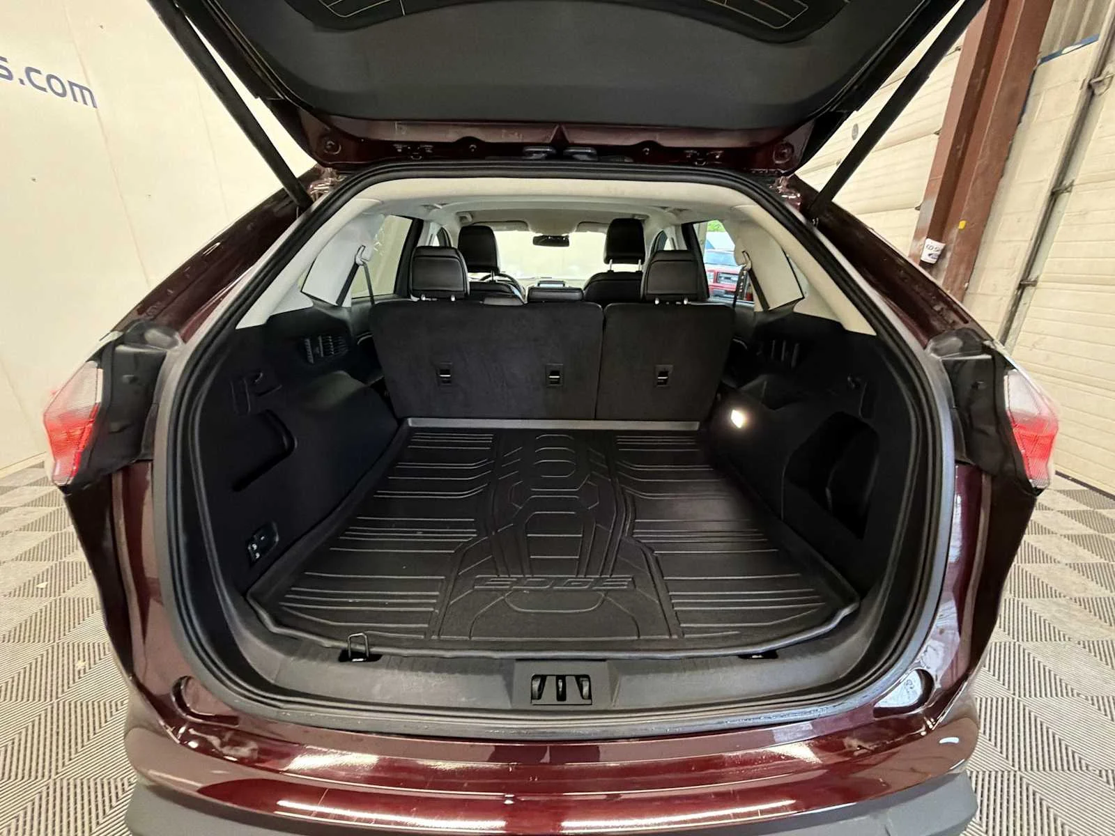 Used 2024 Burgundy Velvet Metallic Tinted Clearcoat Ford SEL image 19