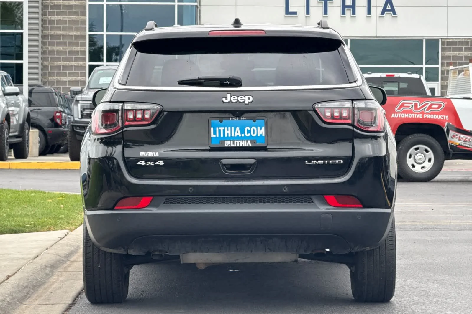 Certified Used 2025 Diamond Black Jeep Limited image 7