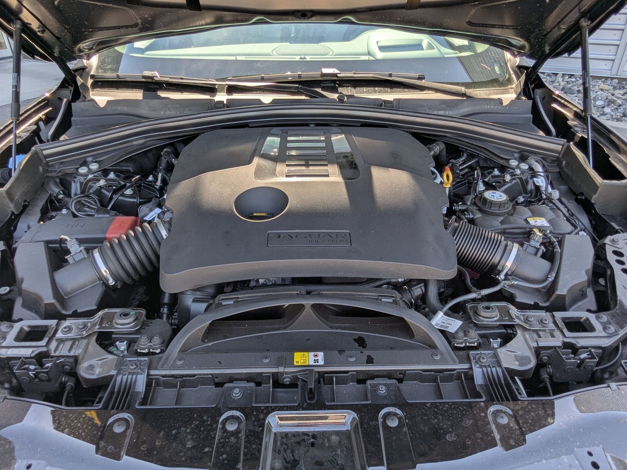 New 2026 Santorini Black JAGUAR  P400 R-DYNAMIC S image 35