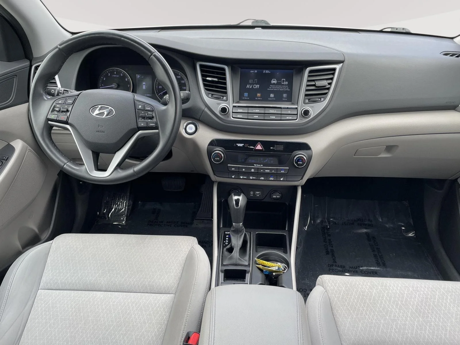 Used 2018 Dazzling White Hyundai Value image 25