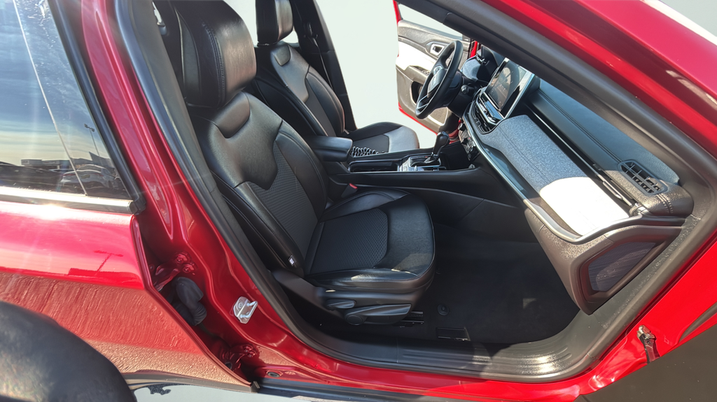 Used 2025 Red Jeep Latitude image 26