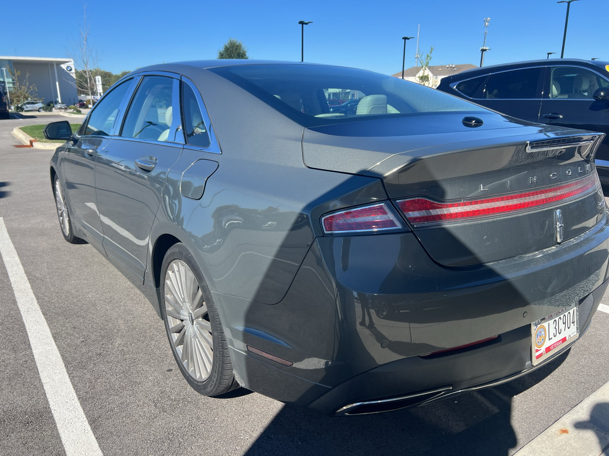 Used 2017 Jade Green Metallic Lincoln Reserve image 17