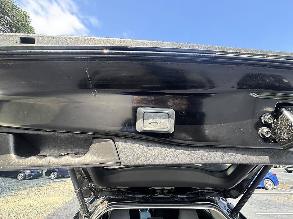 Used 2020 Midnight Black Metallic Toyota XLE image 25
