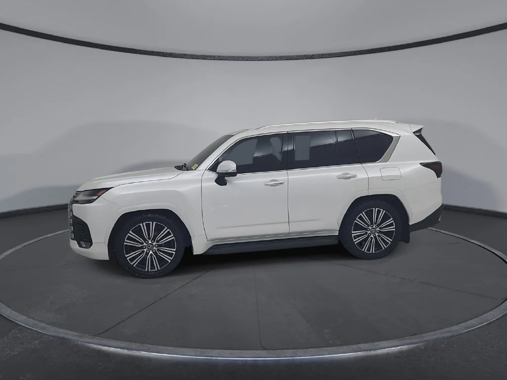Used 2024 White Lexus 600 Luxury image 8