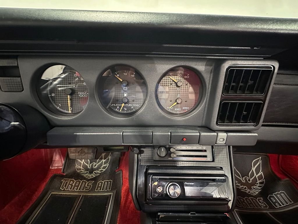 Used 1987 Red Pontiac  image 75