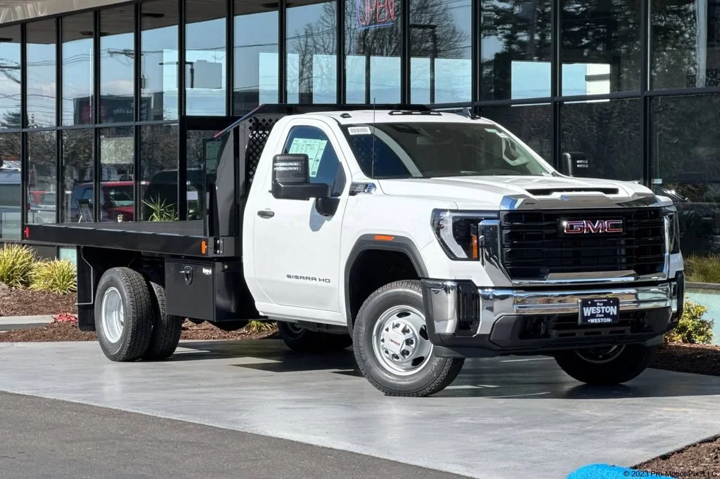 2026 GMC Sierra 4WD Regular Cab Chassis LWB Pro's photo