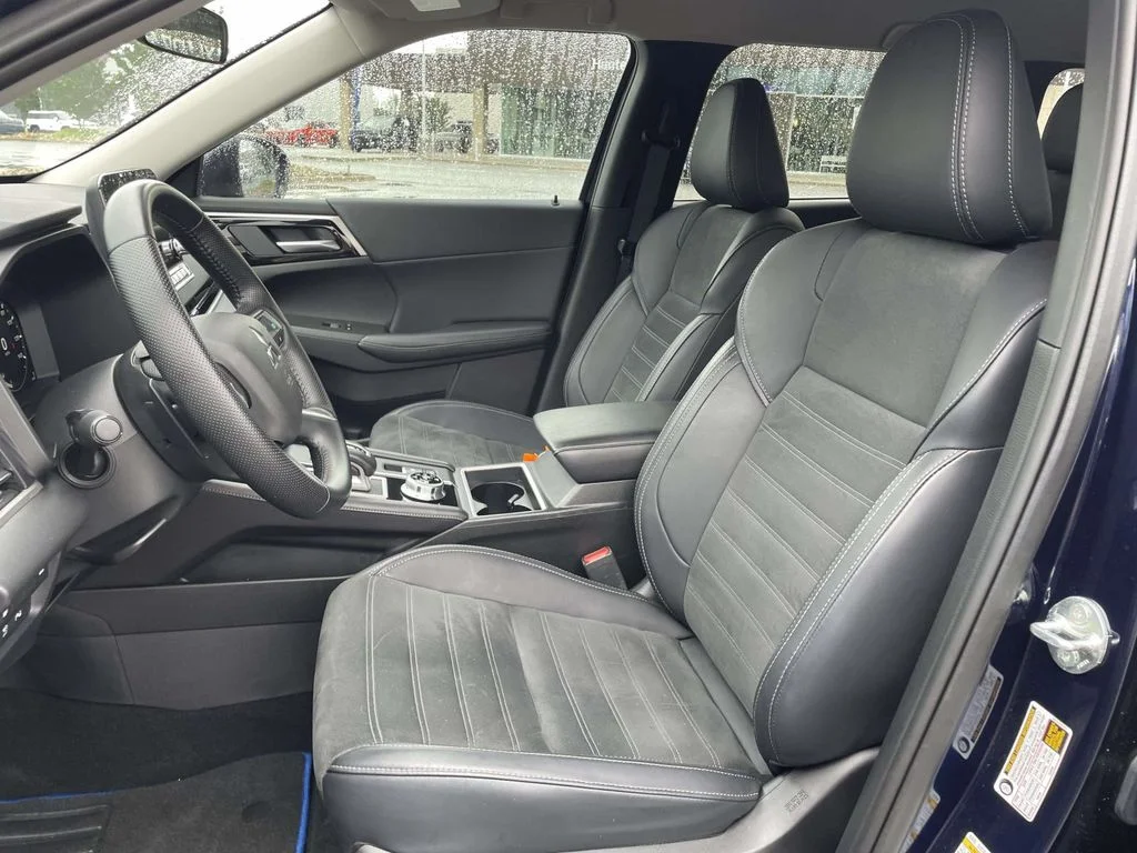 2025 Mitsubishi Outlander Plug-in Hybrid SE - Photo 8