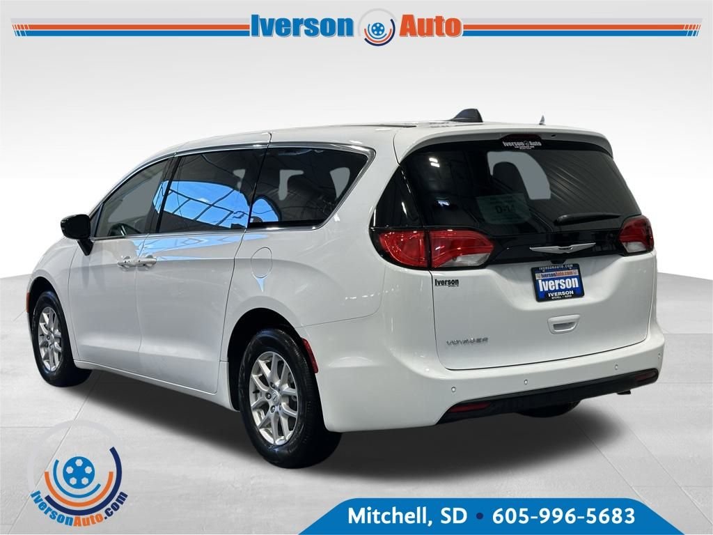 2026 Chrysler Voyager LX photo 4