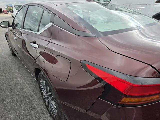 Used 2024 Red Nissan 2.5 SV image 6