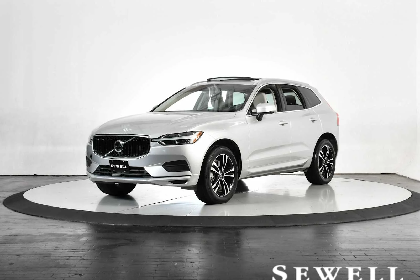 2019 Volvo XC60 T6 Momentum AWD's photo