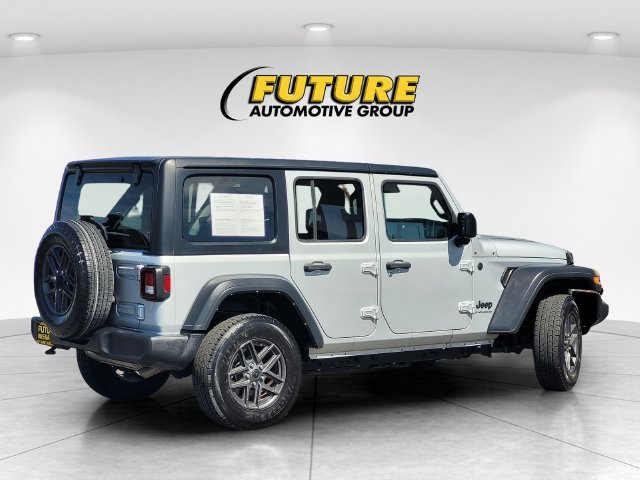 Used 2024 Silver Jeep Sport S image 4