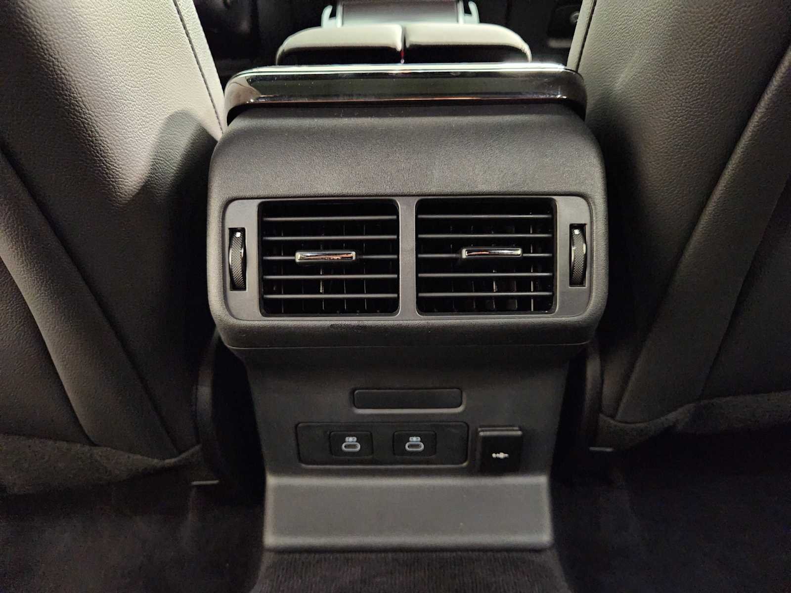 Used 2026 Fuji White Land Rover S image 28