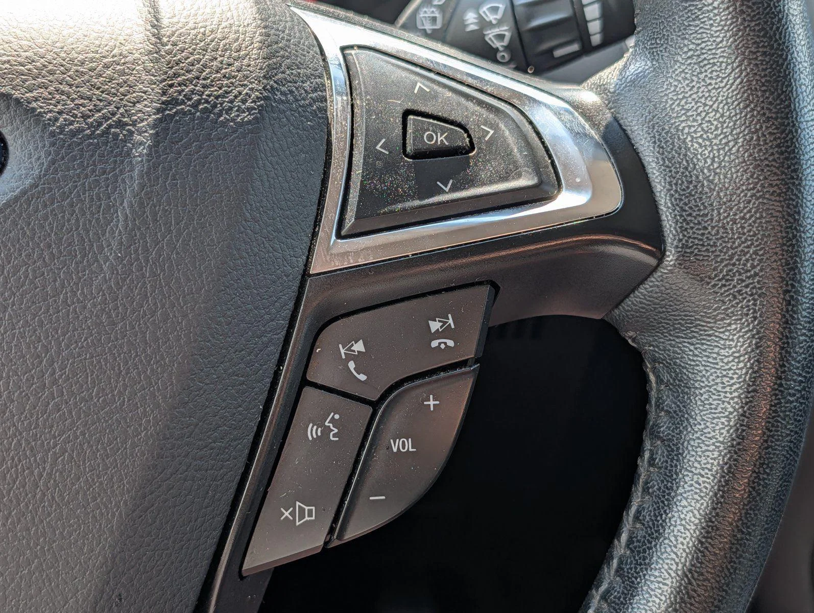 Used 2024 Forged Green Ford SEL image 24