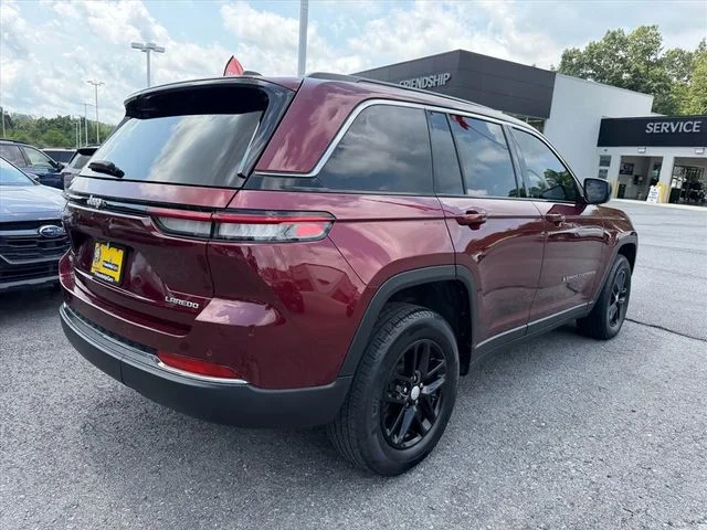 Used 2024 Red Jeep Laredo X image 13