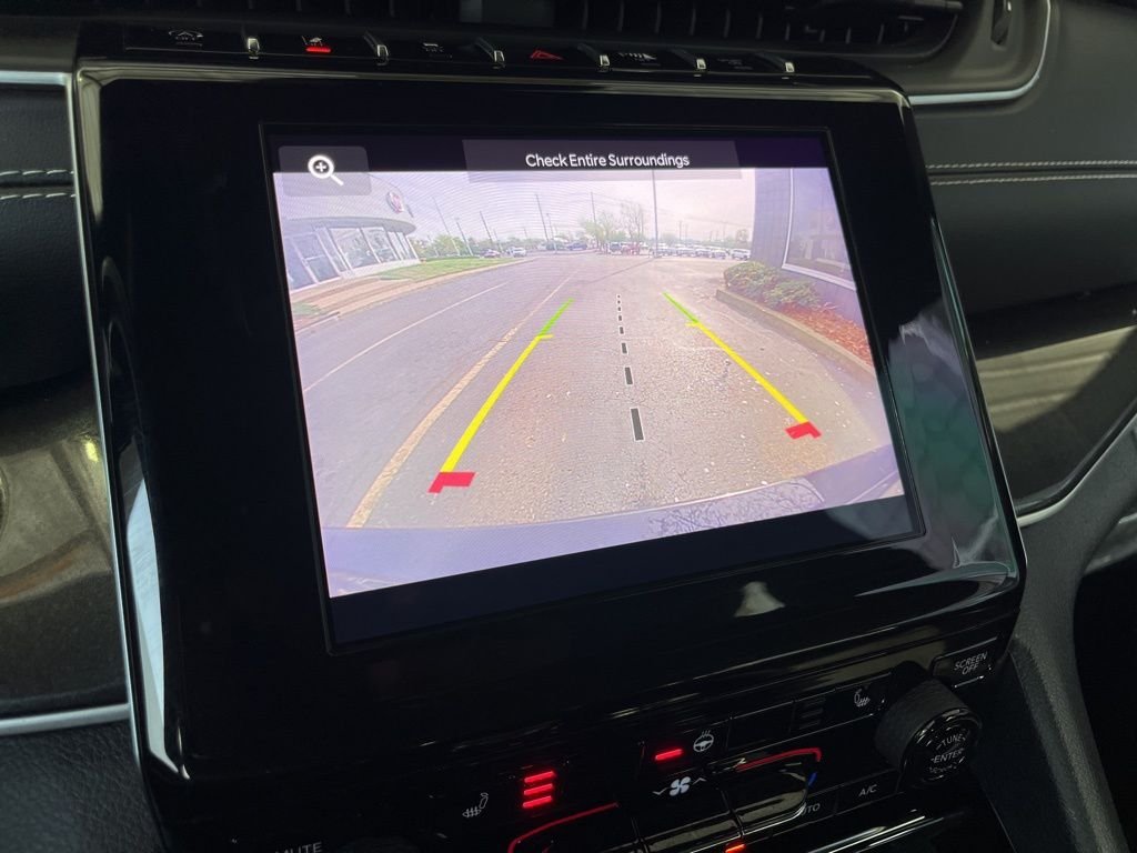 Used 2022 Diamond Black Jeep Altitude image 3
