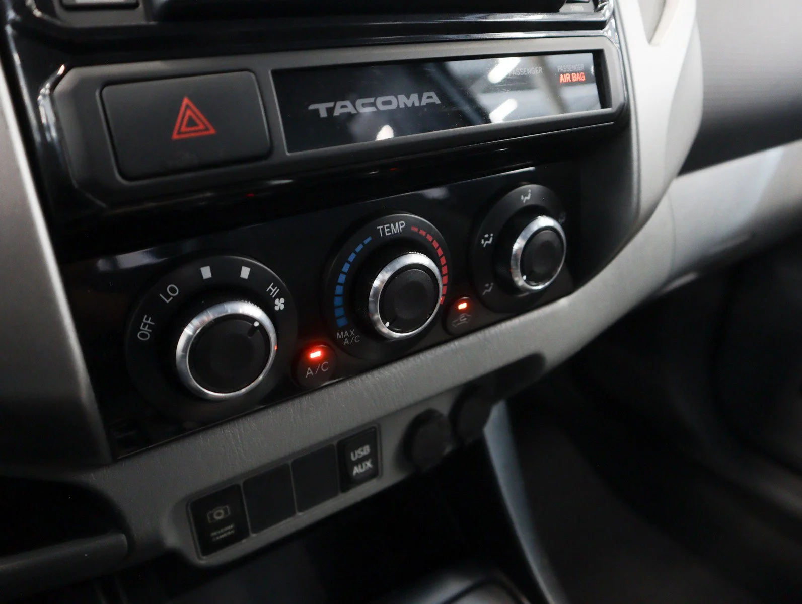 Used 2015  Toyota PreRunner image 19
