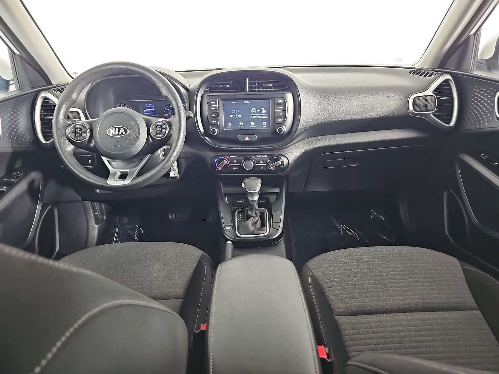 Used 2020 White Kia S image 10