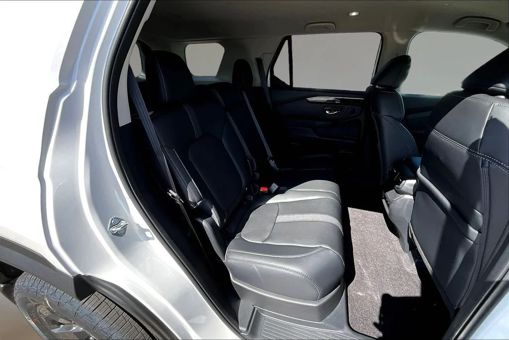 New 2026 Platinum White Pearl Honda RTL image 8